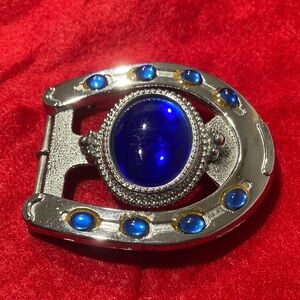 Silver-Tone Horseshoe Belt Buckle with Deep Blue Cabochons